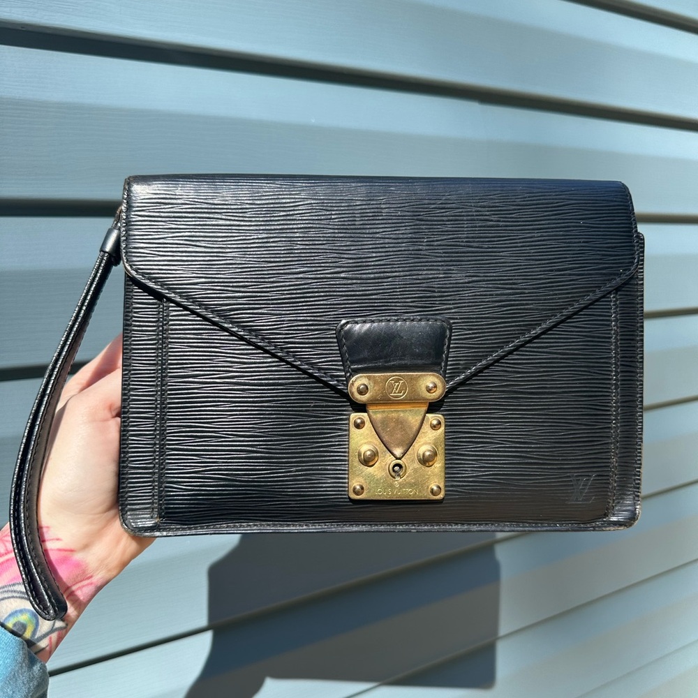 Louis Vuitton epi leather clutch wristlet black